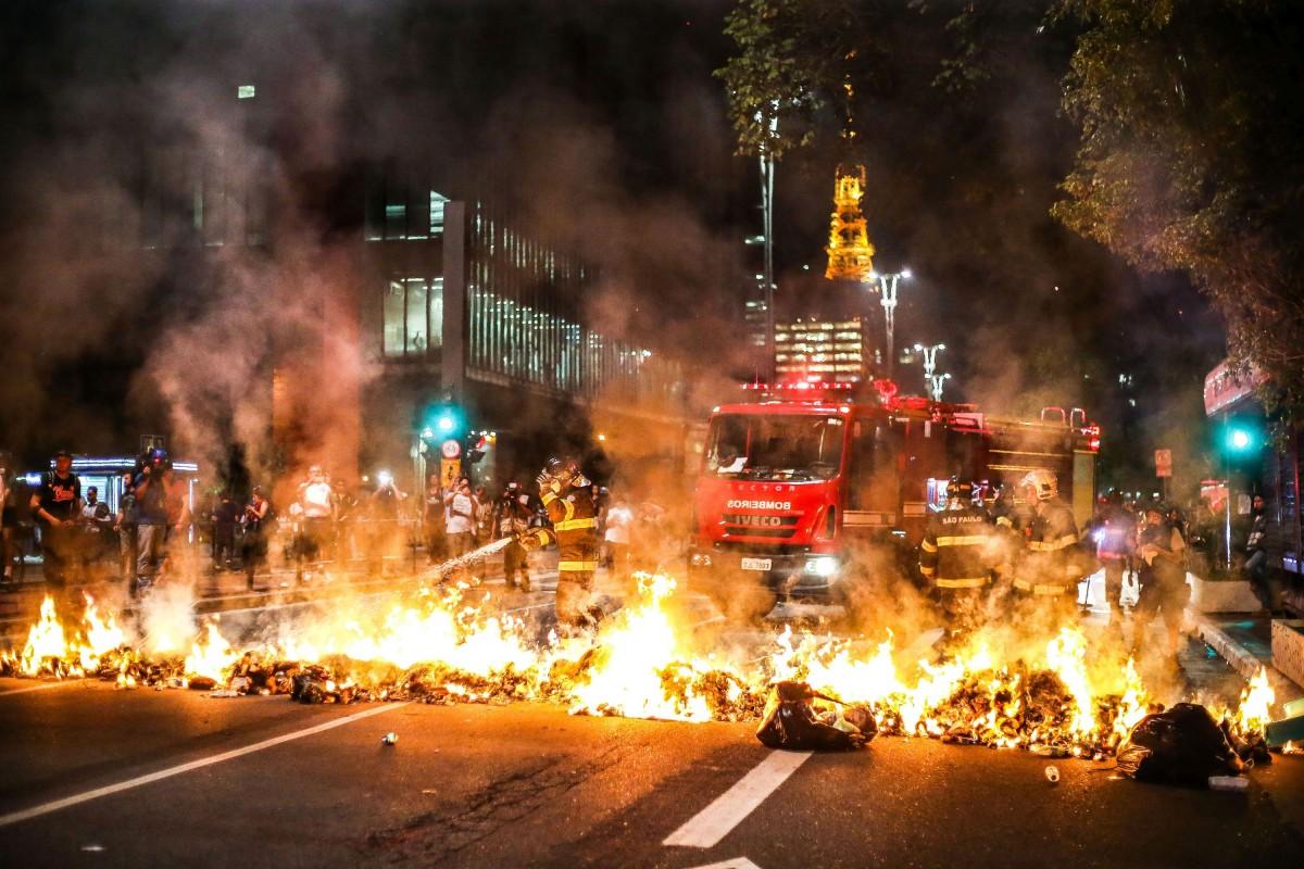 Manifestação contra o governo interino de Michel Temer, na avenida Paulista. (PAULO PINTO)