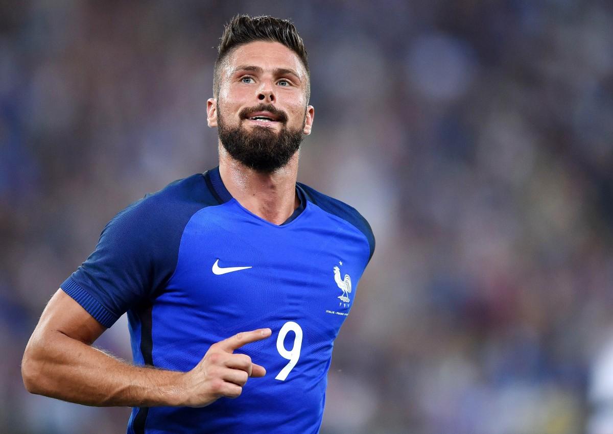Giroud comemora em Bari: França bateu a Itália (Alberto Pizzoli/France Press)