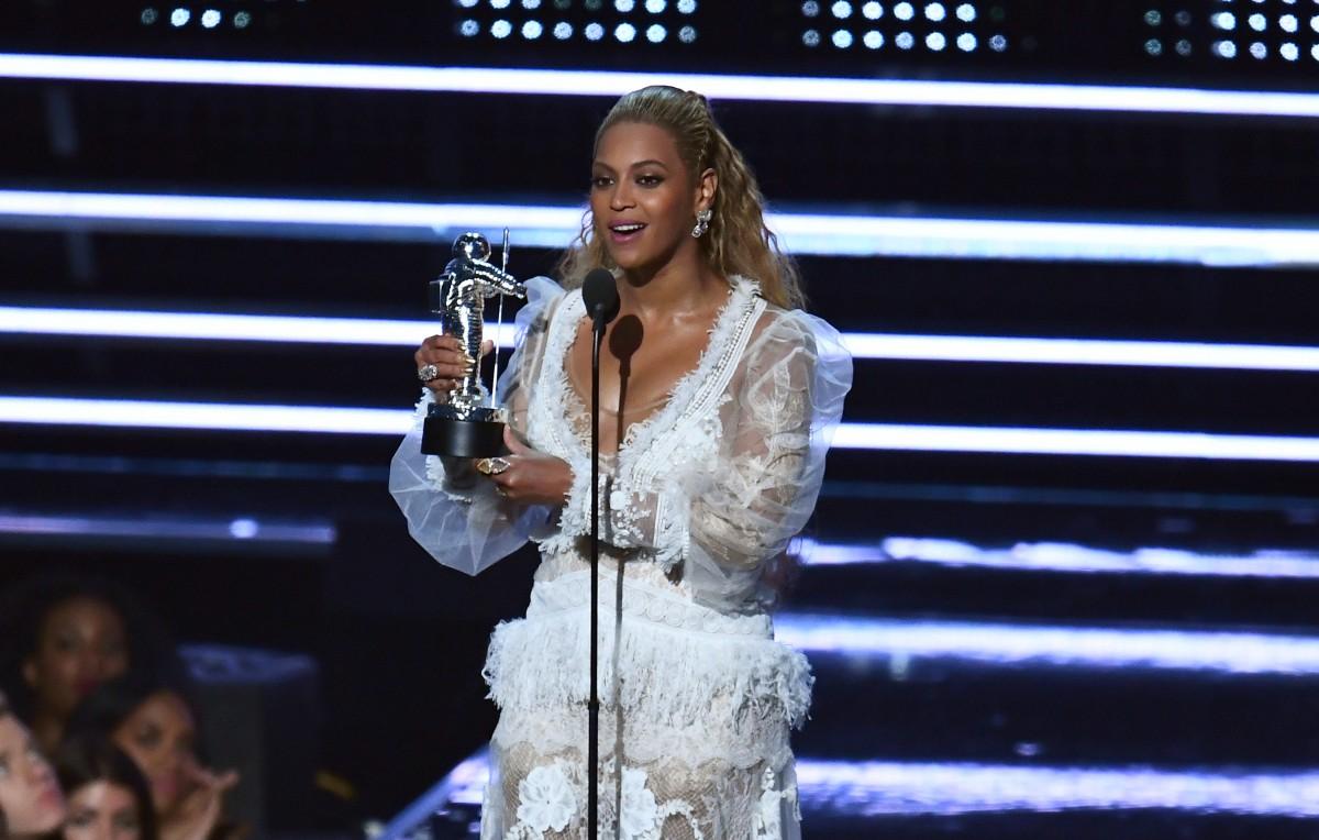 Com 11 indicações, Beyoncé venceu em oito categorias na premiação que foi celebrada no Madison Square Garden (JEWEL SAMAD / AFP)