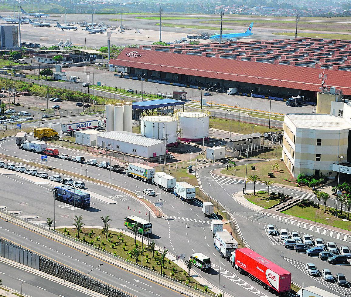Parada total: mais de 80 caminhões ficaram imobilizados ontem no terminal de cargas de Viracopos (Patrícia Domingos/Especial para a AAN)