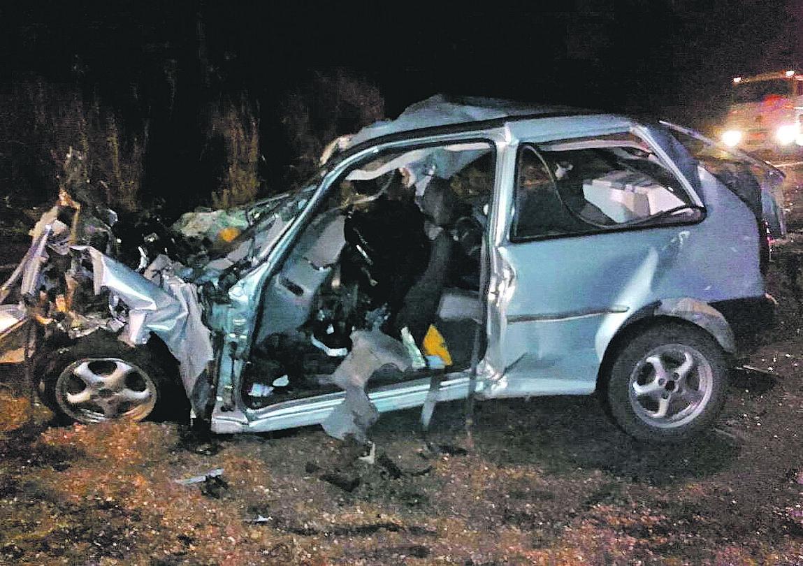 O sepultamento do casal, que ocupava o VW Gol prata, será às 9h desta quarta-feira no Cemitério Parque São Pedro (Divulgação)