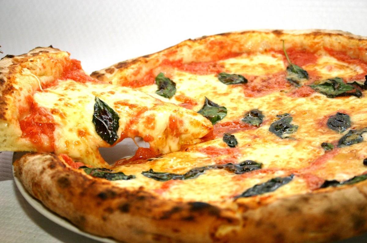 Al&eacute;m das pizza, o &ocirc;nibus passa por loca&ccedil;&otilde;es de grandes filmes, como "Os Embalos de S&aacute;bado &agrave; Noite" e "Os Bons Companheiros" (Divulga&ccedil;&atilde;o)