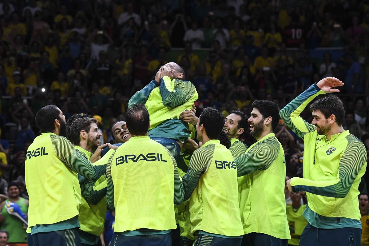 Seleção de Vôlei Masculino comemora vitória sobre a Itália (Fotos Públicas/Divulgação)