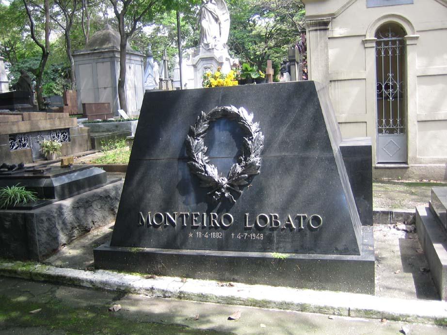 O MPE também vai investigar denúncias de "constantes furtos de portas de bronze, casos de elevado valor artístico, bem como outros objetos externos dos túmulos (Divulgação)