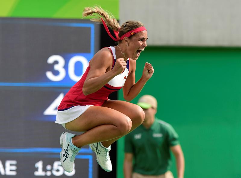 Mónica Puig conquistou a primeira medalha ao derrotar a favorita alemã Angelique Kerber (JAVIER SORIANO)