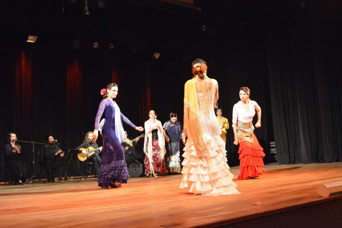 Dançarinas do Espaço Cultural Café Tablao em 'Flamenco de Verde y Amarillo'r
 (DIVULGAÇÃO)