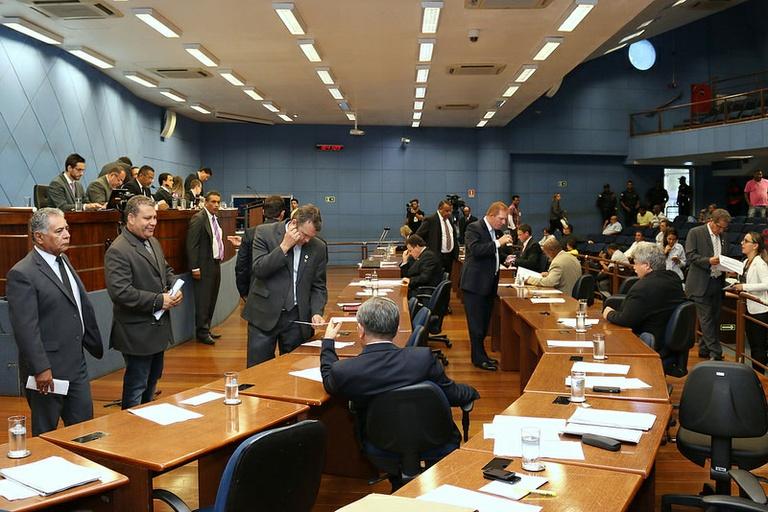 O legislativo explica que os valores n&atilde;o ser&atilde;o perdidos uma vez que s&atilde;o debitados a medida que os servi&ccedil;os s&atilde;o solicitados (u0002Divulga&ccedil;&atilde;o)