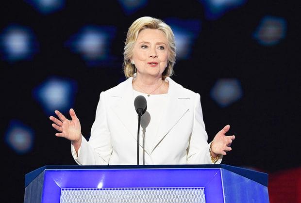 Hillary Clinton pediu nesta quarta-feira, 28, que os eleitores americanos rejeitem as "forças poderosas" que ameaçam dividir os Estados Unidos, representadas pela candidatura de seu adversário o republicano Donald Trump (AFP)