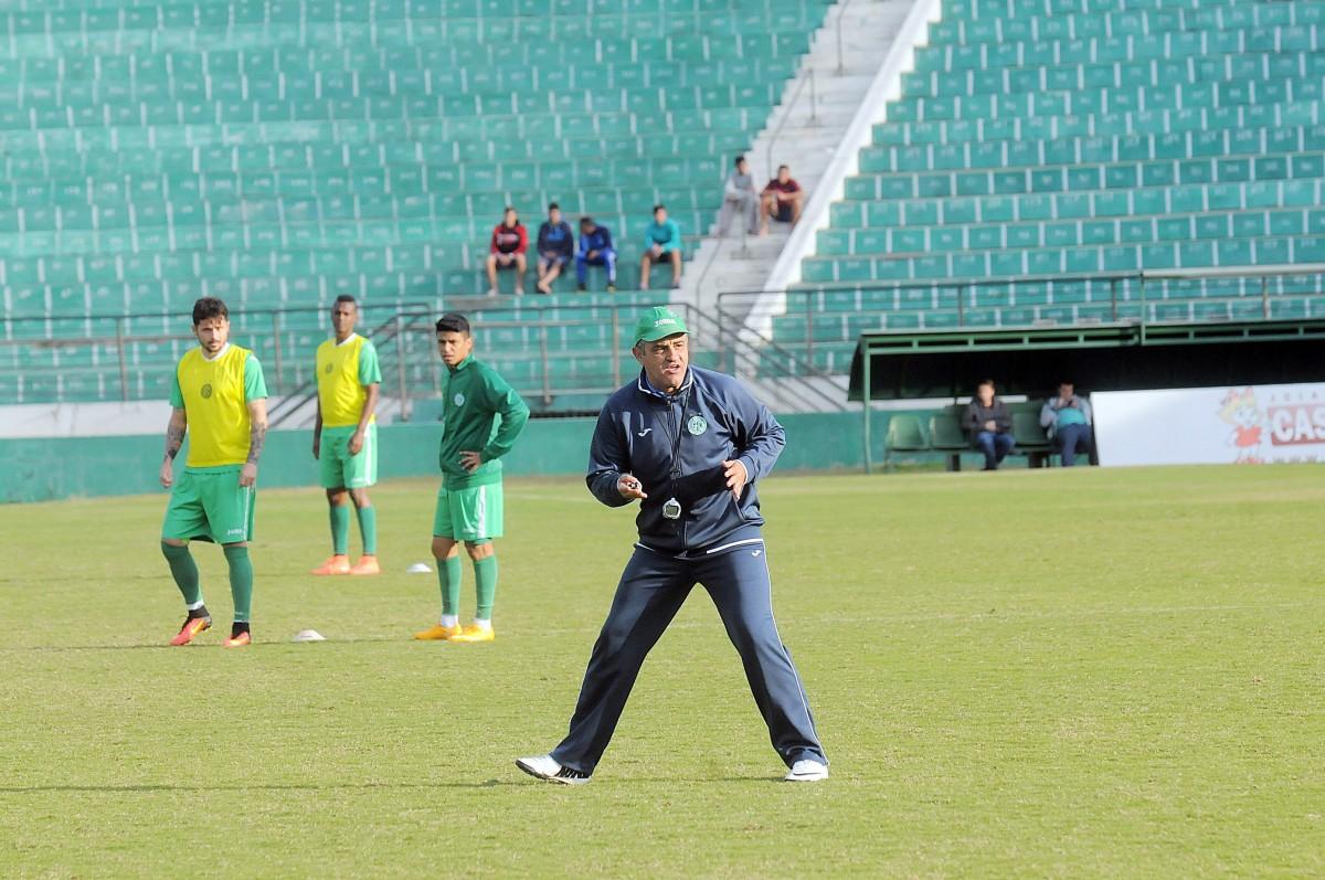 Marcelo Chamusca não fala em favoritismo no duelo e cobra atenção dos jogadores para evitar surpresas (Carlos Sousa Ramos/AAN)
