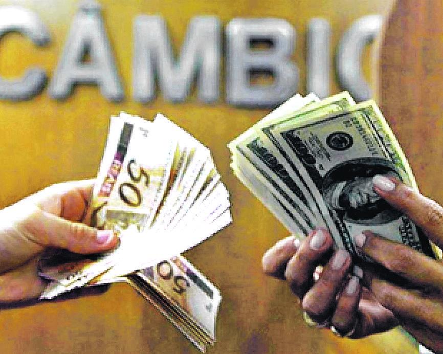 Novas diretrizes do Banco Central tendem a fazer com que a moeda americana não suba muito - nem caia demais (Cedoc/RAC)