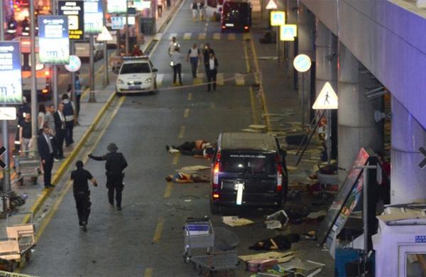 O ataque de terça-feira foi o mais grave do ano e ainda não foi reivindicado. As autoridades turcas responsabilizaram o grupo Estado Islâmico (EI) pela ação. (undefined)