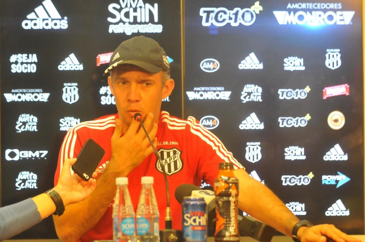 Eduardo Baptista disse que o time deu a resposta que ele esperava com a mudança no esquema tático (César Rodrigues/AAN)