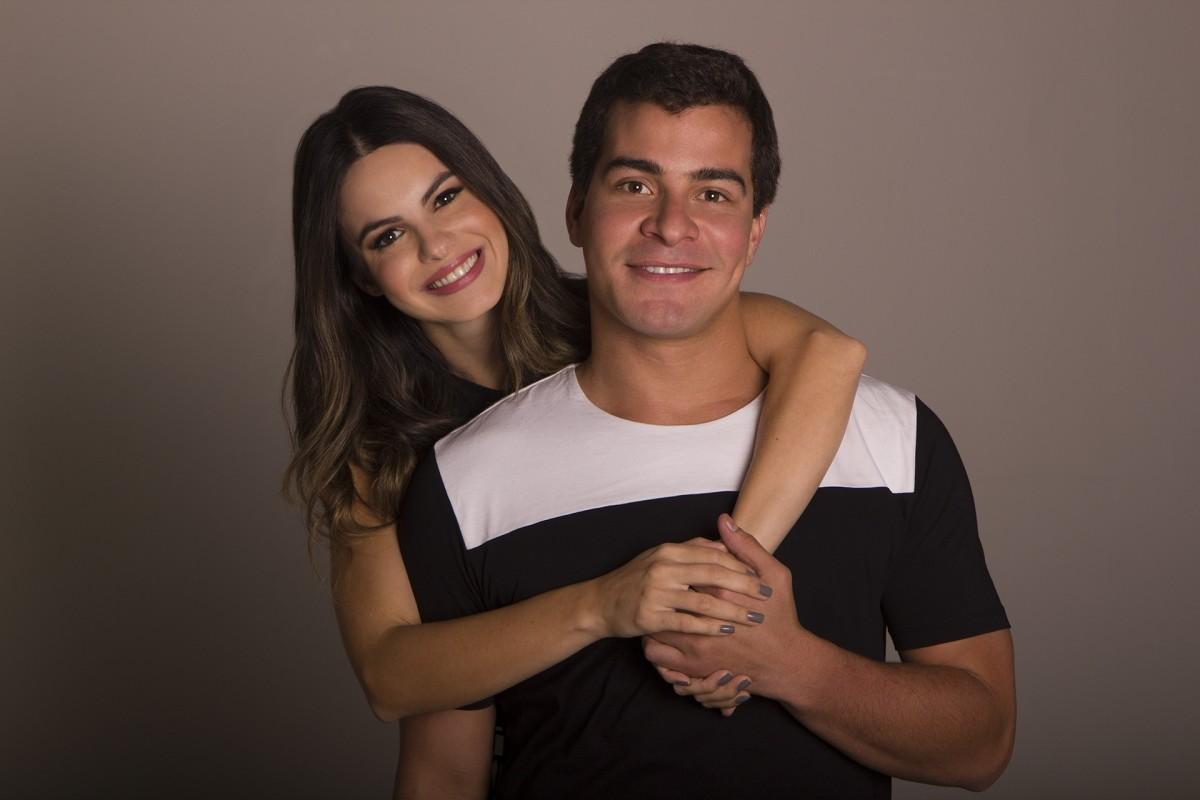 Thiago Martins e Letícia Colin em cena da peça "O Grande Amor da Minha Vida", (Divulgação)