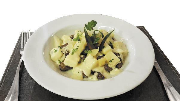 Filé mignon ao molho de abacaxi com aspargos e toque de hortelã (Divulgação)