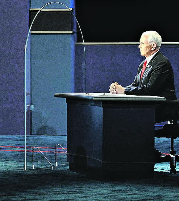 Kamila Harris, vice de Biden, debate com o vice de Trump, Mike Pence, na noite de quarta: críticas de Trump (Robyn Beck/AFP)