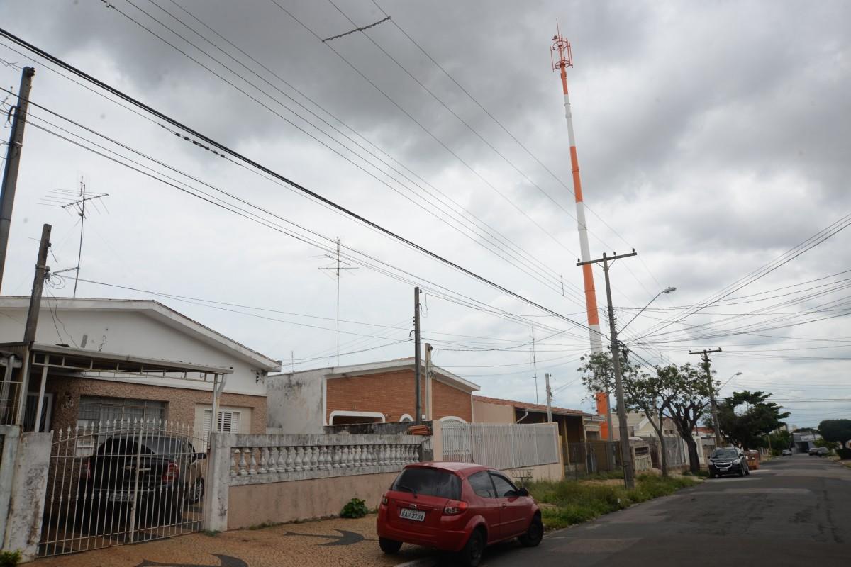 Moradores da Rua Paraguai temem que a torre de celular traga riscosr
 (Patrícia Domingos/AAN)
