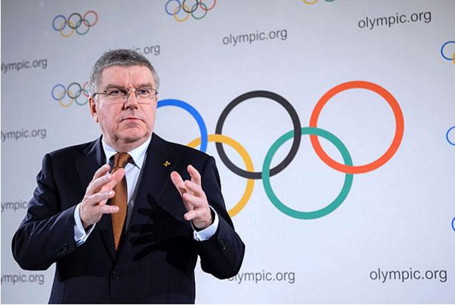 Thomas Bach, presidente do COI, em entrevista na Suíça (AFP)