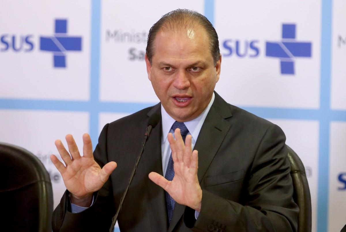 O ministro reconheceu que o País enfrenta um problema relacionado ao tema, com grande número de procedimentos realizados de forma inadequada e muitas mortes (Wilson Dias/Agência Brasil)