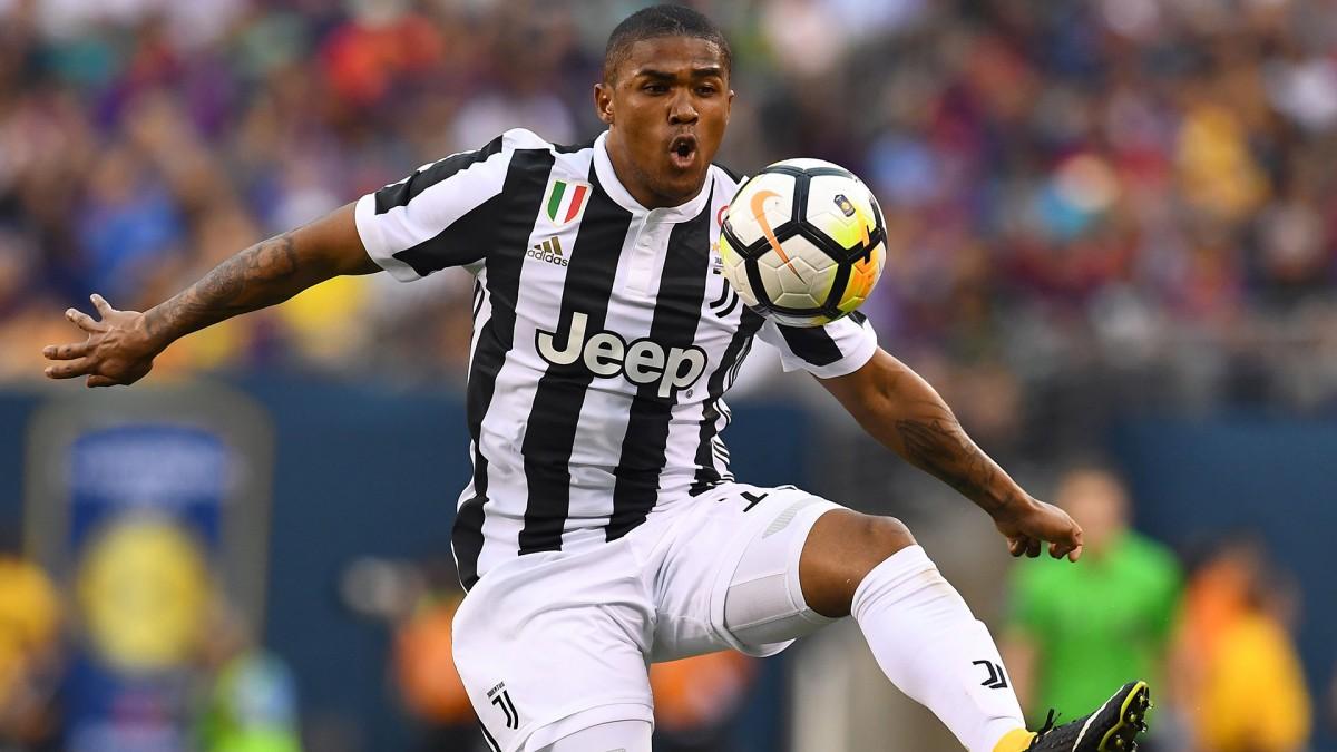 O anúncio da transferência definitiva pelo jogador de 27 anos, que joga na Itália desde o início da temporada, se tornou público durante assembleia geral do clube na sexta-feira. (JEWEL SAMAD)