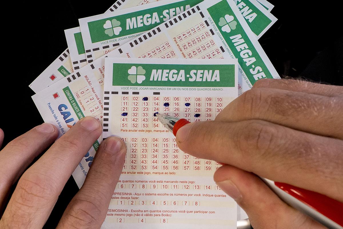 O prêmio acumulou, pois no concurso anterior ninguém acertou as seis dezenas. (Divulgação)
