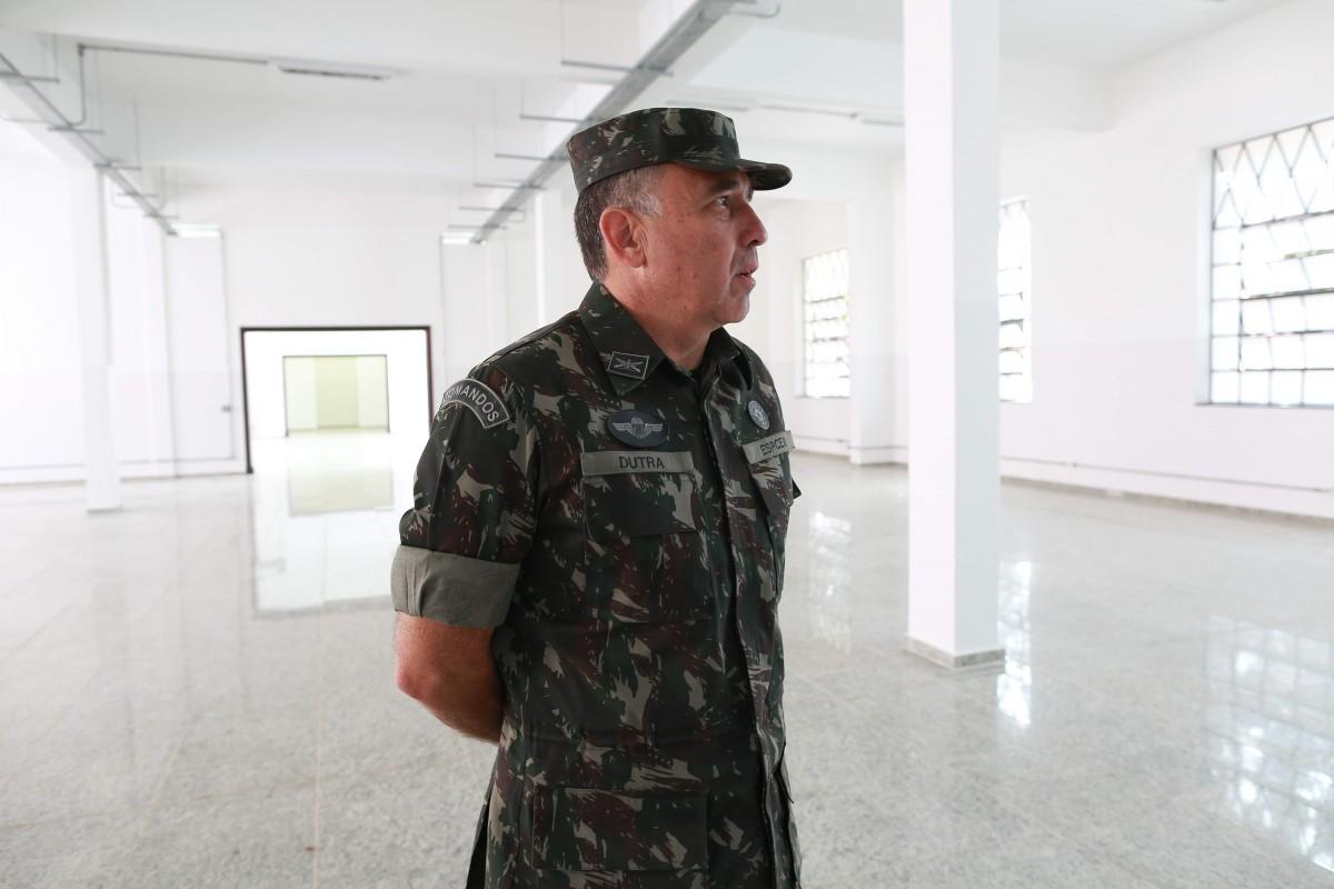 O tenente-coronel de Infantaria, Gustavo Henrique Dutra de Menezes, comandante da EsPCEx, que trabalha como diretor (de ensino), comandante militar e gerenciador de recursos (Leandro Ferreira/ AAN)