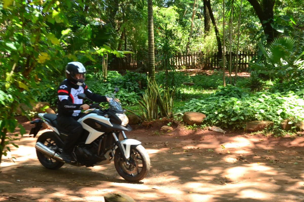 A Honda NC 750X é uma moto macia, tem aceleração linear, fácil de pilotar, confortável e ágil (Divulgação)