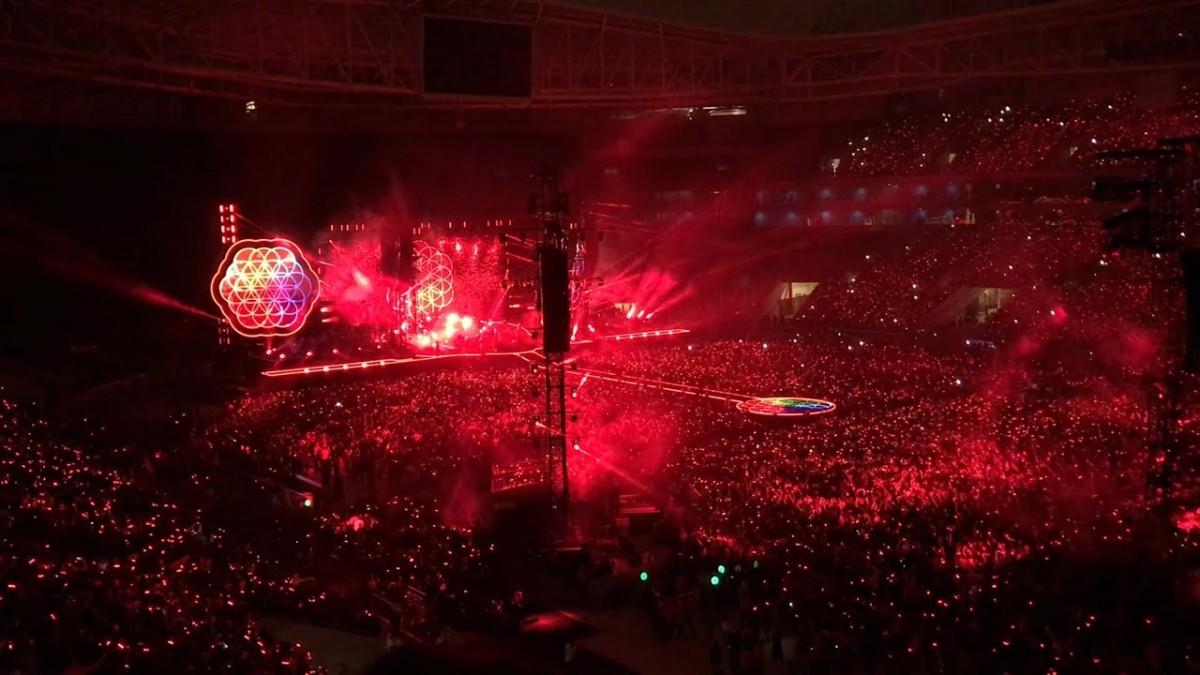 Coldplay arrastou multidão de fãs para o Allianz Parque, mesmo espaço que recebeu Paul McCartney, The Who, Bon Jovi, Aerosmith, John Mayer e Guns N'Roses. (Muller Pires/Youtube)