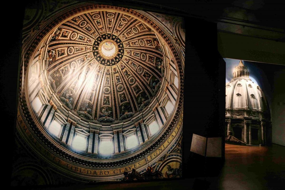 A cúpula da Capela Sistina está entre as obras da exposição 'Grandes Mestres - Michelangelo, Leonardo e Rafael' r
 (Nilton Santana/Divulgação)