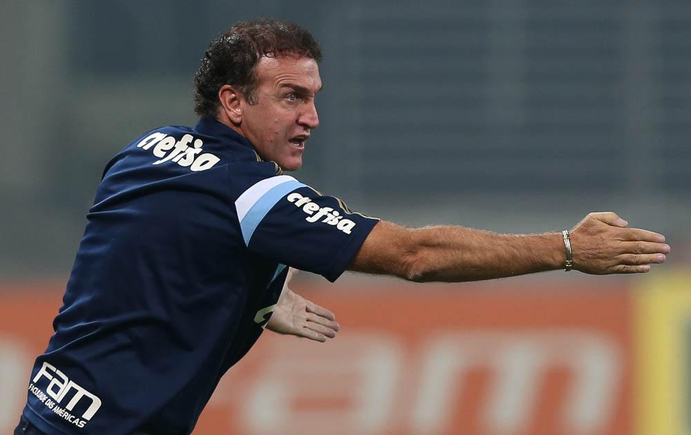 O treinador palmeirense admite que pega mais no pé do atacante por saber o que ele pode dar de retorno (Agência Palmeiras)
