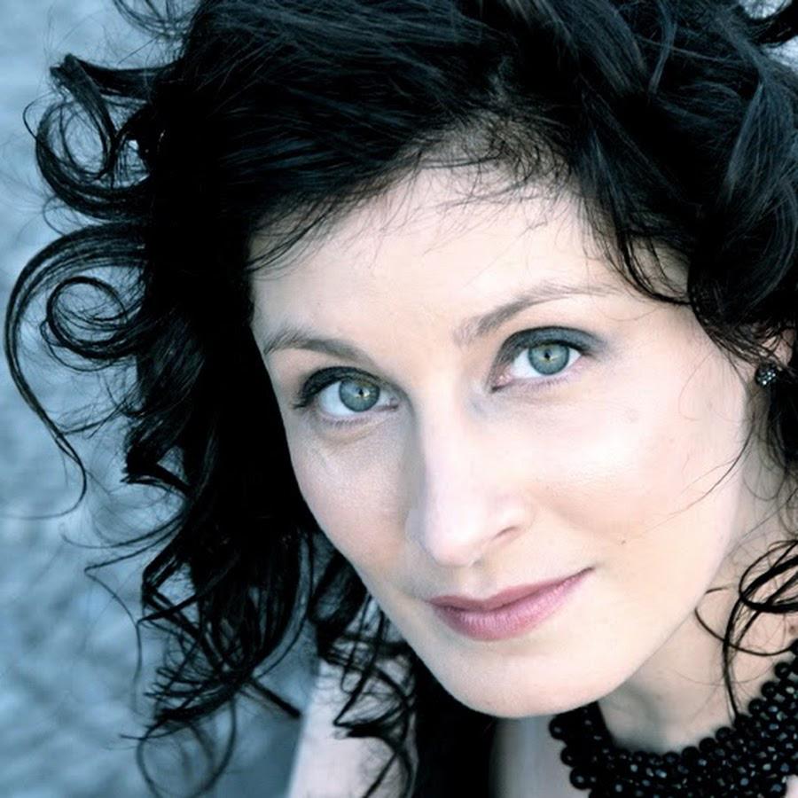 A cantora Nina Ernst apresenta show inspirado na roqueira Rita Leer
 (DIVULGAÇÃO)