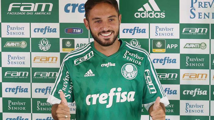 No ano passado, sob o comando de Eduardo Baptista, o meia Régis, que usava a camisa 10 do Sport, fez 58 partidas e marcou 14 gols (Cesar Greco/Ag. Palmeiras/Divulgação)