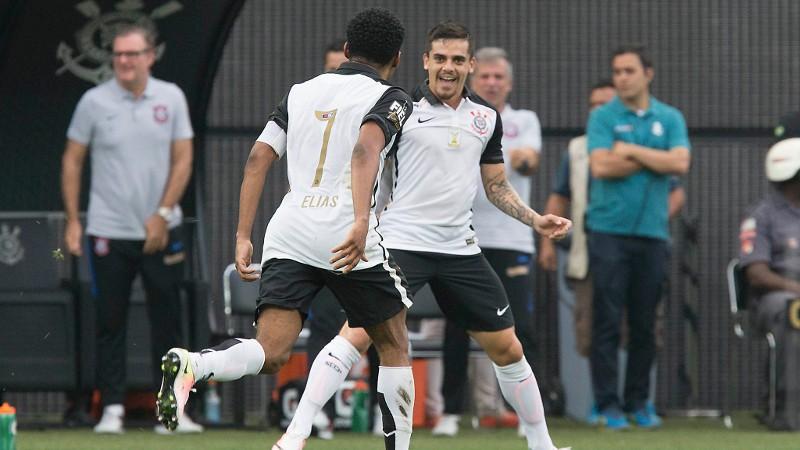 Fagner marcou 2 dos 3 gols da vitória do Corinthians (Daniel Augusto/ Agência Corinthians)
