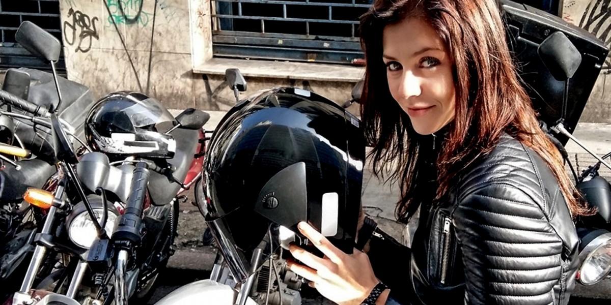 Cena da série "A Garota da Moto", produzida em parceria do SBT com a Mixer e a Fox: estreia no segundo semestre deste ano (TV Press)