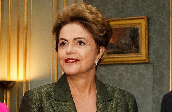 A presidente Dilma Rousseff afirmou neste domingo, em Estocolmo, na Suécia, que o ministro da Fazenda, Joaquim Levy, não vai deixar o governo (Roberto Stuckert Filho/ PR)