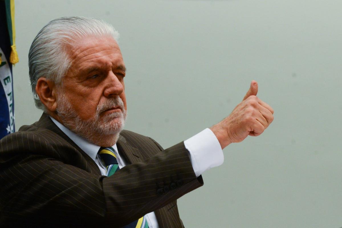 O ministro da Casa Civil, Jaques Wagner, voltou a falar sobre a possibilidade de usar parte das reservas internacionais (Agência Brasil)