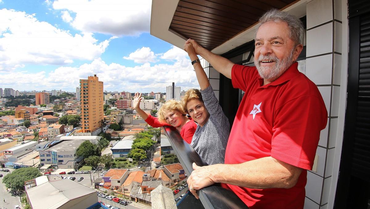A presidente Dilma Rousseff visitou o ex-presidente Lula, em seu apartamento, na cidade de São Bernardo do Campo  (Ricardo Stuckert/ Instituto Lula)