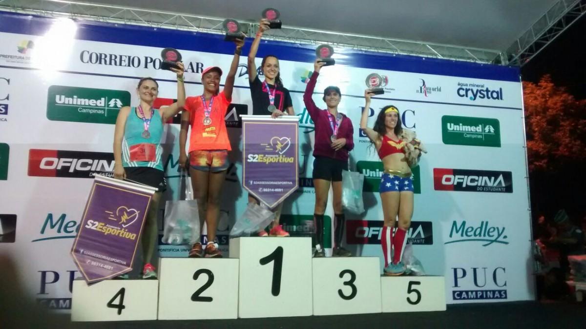 Pódio da categoria feminino 6 quilômetros  (Janaína Ribeiro/ Especial para AAN )