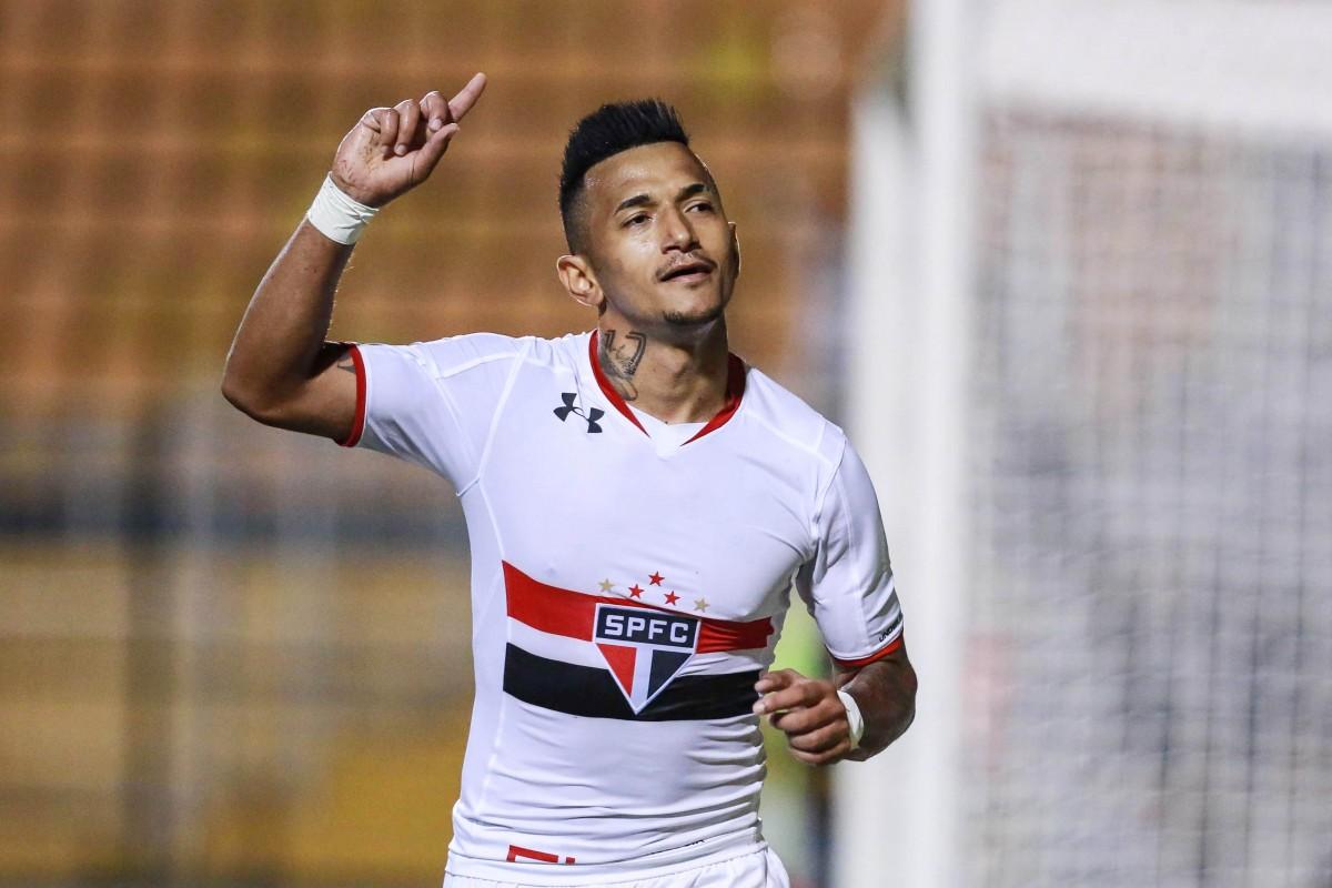 Rogério abriu o placar para o Tricolor na partida desta terça-feira (1) (William Volcov/AE)