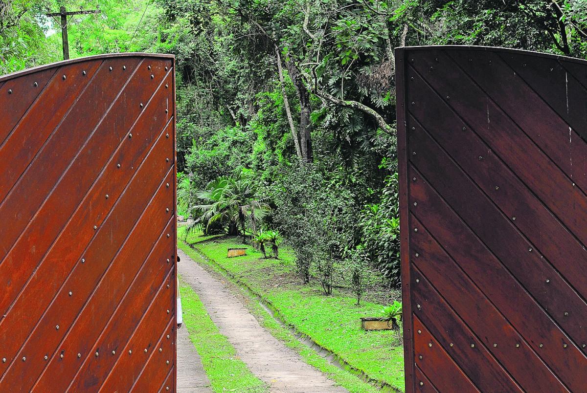 Entrada do sítio de Fernando Bittar em Atibaia (Janaína Ribeiro)