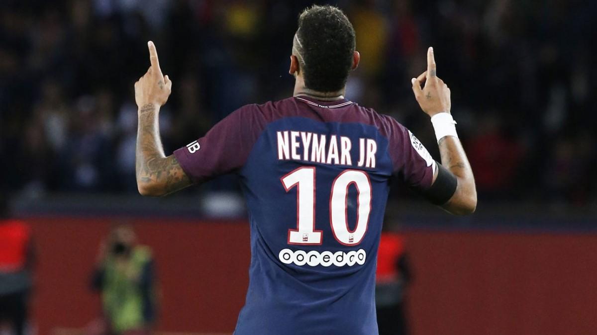 Sem a presença do atacante Gabriel Jesus, a Uefa lançou nesta quarta-feira a lista dos jogadores que poderão ser votados para formar o time do ano (Divulgação)