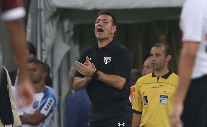 Doriva lamentou a sua estreia com derrota para o Fluminense e afirmou que time precisa evoluir para pensar em título da Copa do Brasil (Rubens Chiri / saopaulofc.net)