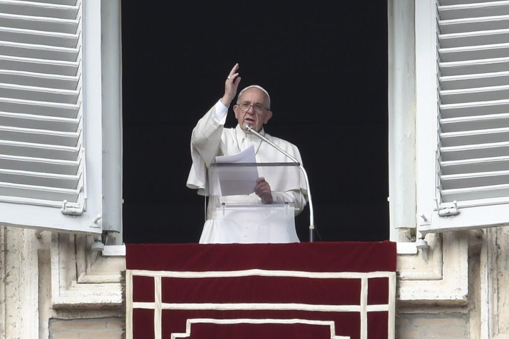 O papa Francisco, na janela do Pal&aacute;cio Apost&oacute;lico no Vaticano  (  AFP/ANDREAS SOLARO)