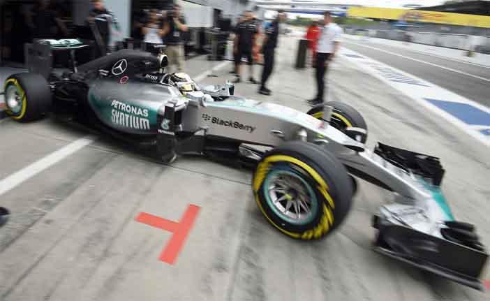 Lewis Hamilton ostenta 11 poles contra apenas uma do companheiro Nico Rosberg (France Press)