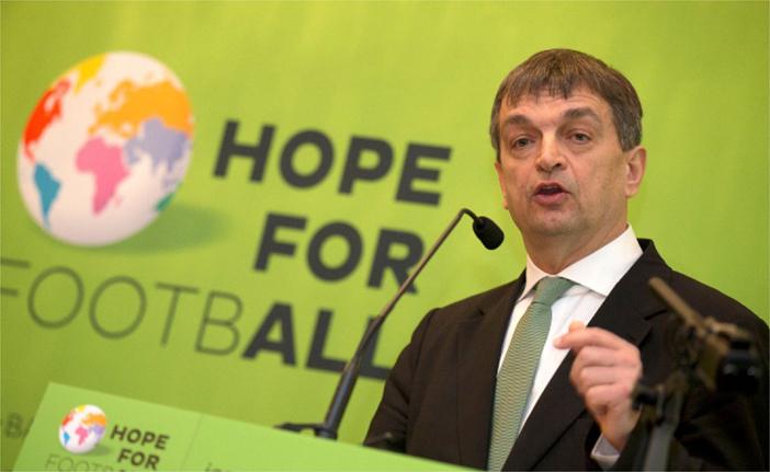 Jérôme Champagne anunciou a sua candidatura à presidência na Fifa nesta sexta-feira (France Press)