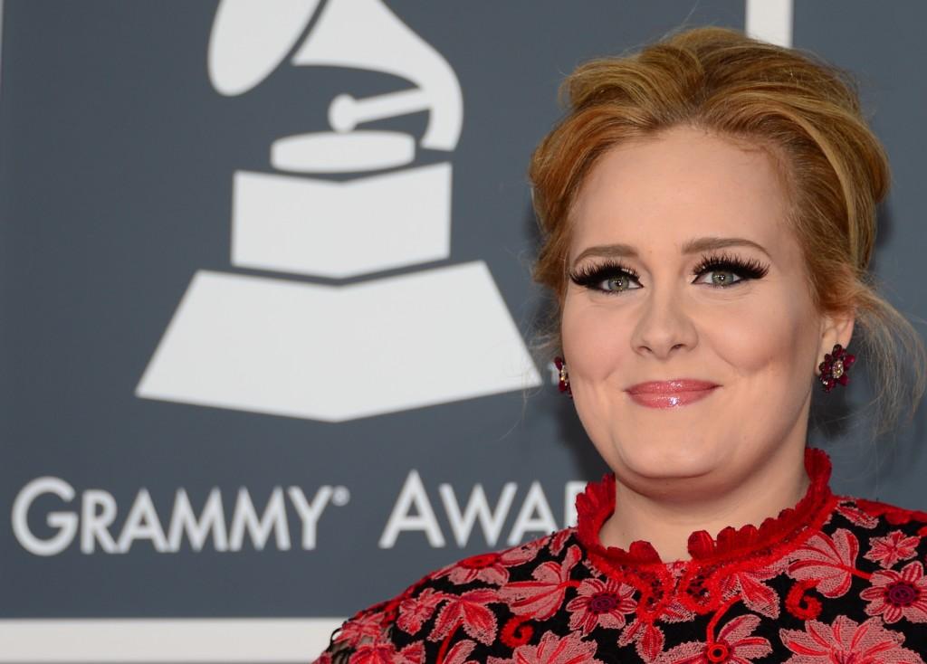 Agora com 27, Adele disse que completar 25 "foi conhecer a pessoa, na qual me transformei sem me dar conta" (France Press)