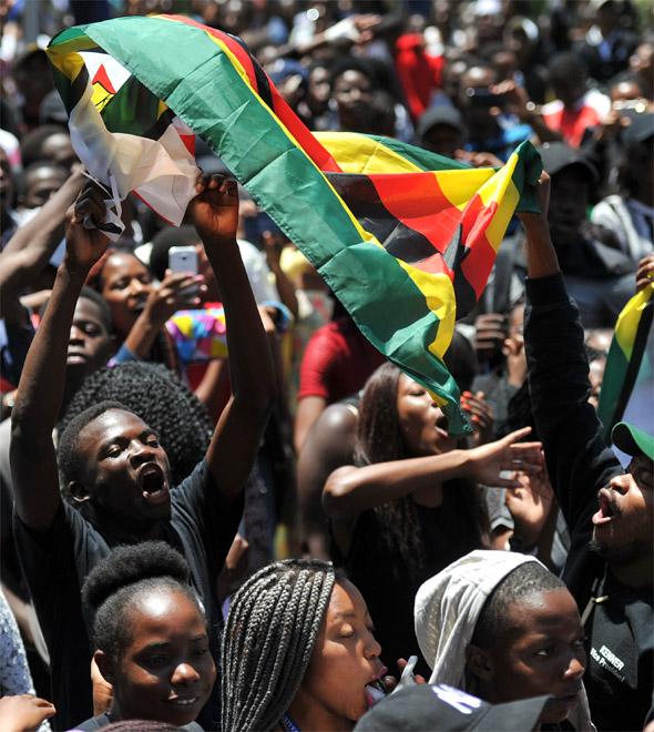 Ex-vice-presidente pede a renúncia de Mugabe (Divulgação)