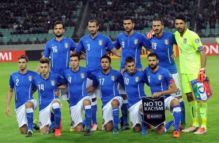 Jogadores da seleção da Itália no estádio Olympia Baku em Bakur

 (AFP PHOTO / VANO SHLAMOV)
