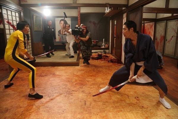 Cena do filme 'Por que Você não Vai Brincar no Inferno?', de Sion Sono (Divulgação)