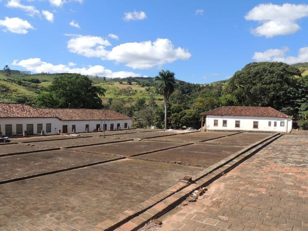 O visitante escolhe o roteiro: café da manhã logo de início ou passeio histórico guiado, sendo que o café é servido das 9h às 12h, com muita fartura (Divulgação)