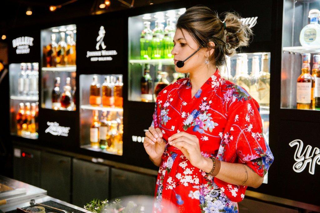 O nome do drinque que ela criou, Omotenashi, significa cortesia, hospitalidade, atitude de bem em japonês: "A minha intenção foi transmitir essa mensagem para que todos apliquem esses conceitos na vida" (Divulgação)